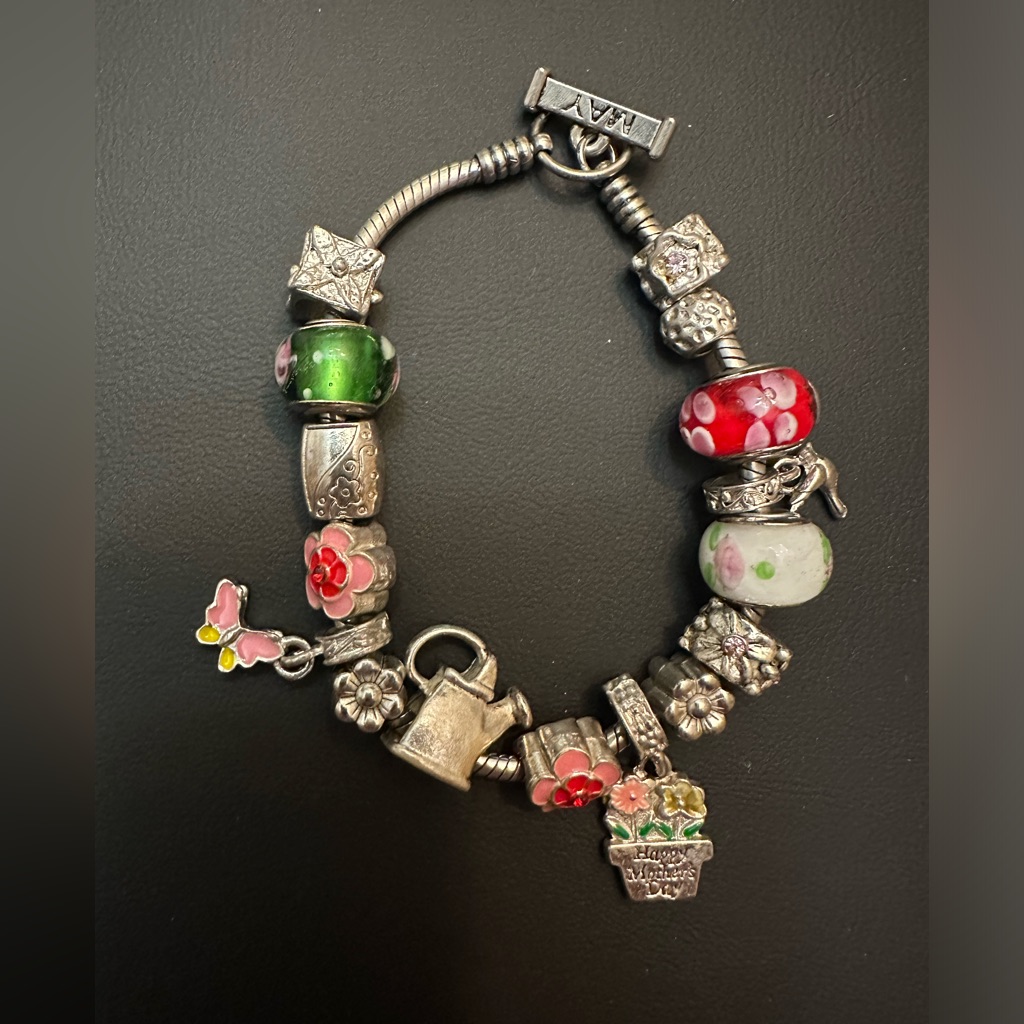Willabee And Ward “Happy Mothers Day” Charm Bracelet Size 8